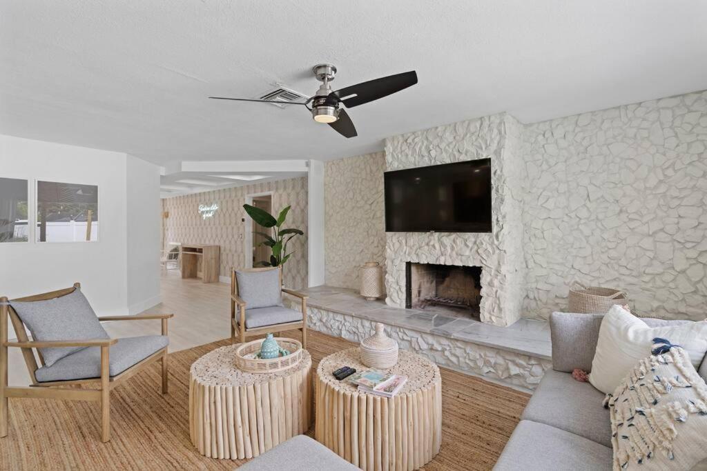 Waterfront-Heated Pool-Mini Golf-Game Room-2Mi Beach Fort Lauderdale Exterior foto