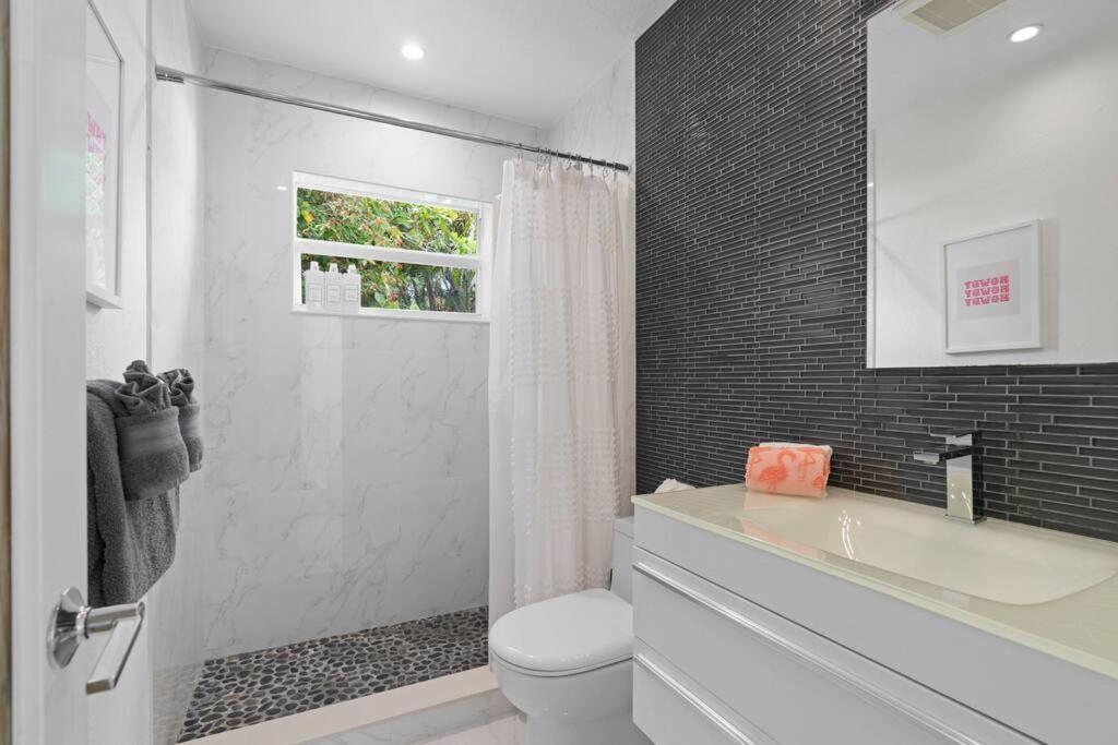 Waterfront-Heated Pool-Mini Golf-Game Room-2Mi Beach Fort Lauderdale Exterior foto